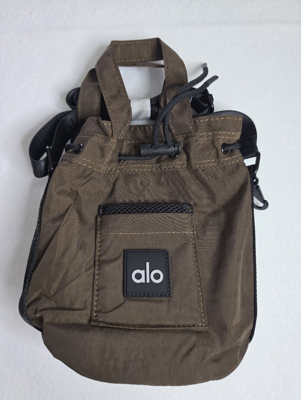 Alo Yoga Utility Cross Body Bucket Bag - Picture 2 of 4